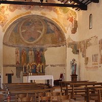 Affreschi giotteschi rovinati dal tempo ma restaurati pochi anni fa