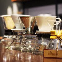 We also serve the coffee by hand-drip