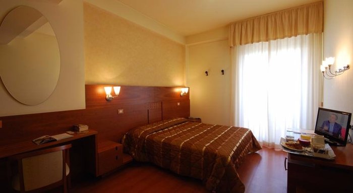 hotel gala viale trieste 49 pesaro