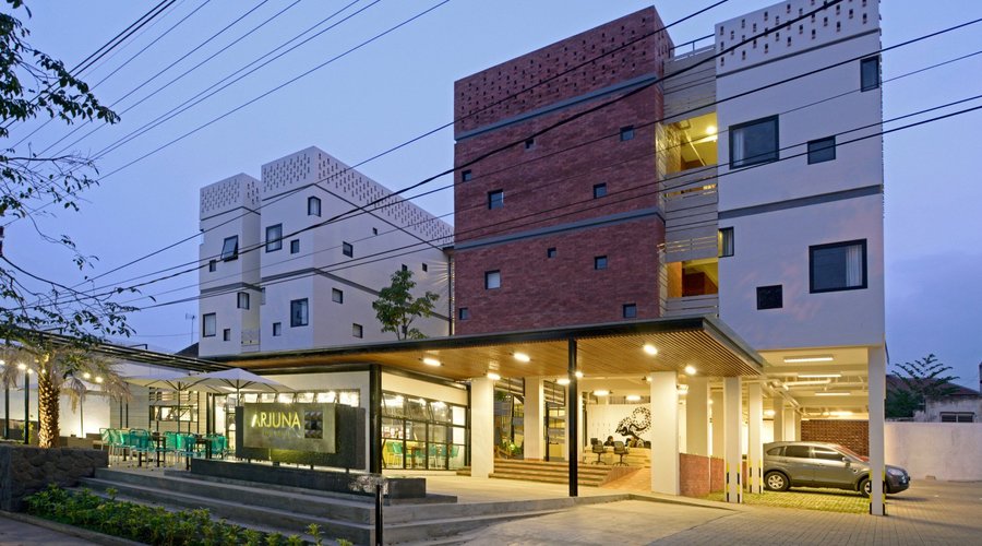 Hotel Building