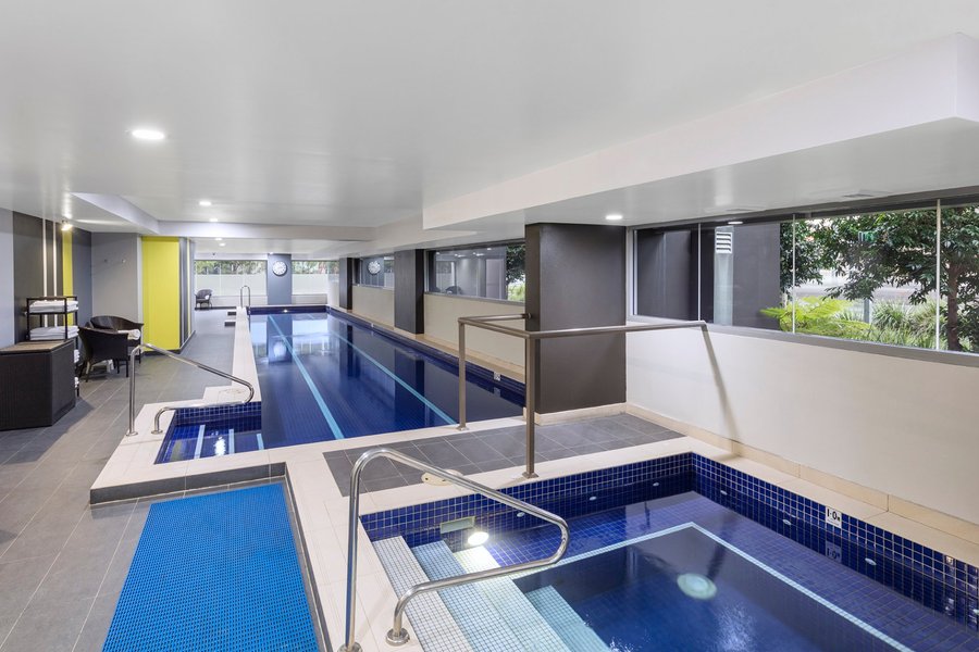 Meriton Suites Zetland Pool Pictures Reviews Tripadvisor