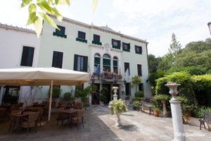 Pensione Accademia - Villa Maravege in Venice, image may contain: Villa, Housing, Hotel, Hacienda
