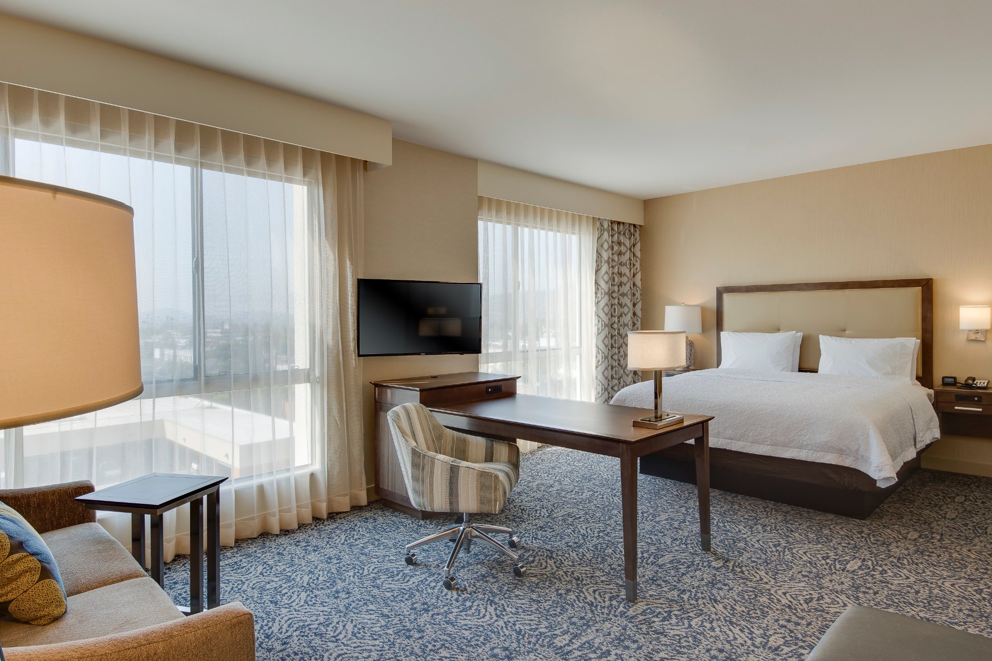 Hotel photo 20 of Hampton Inn and Suites Los Angeles - Glendale.
