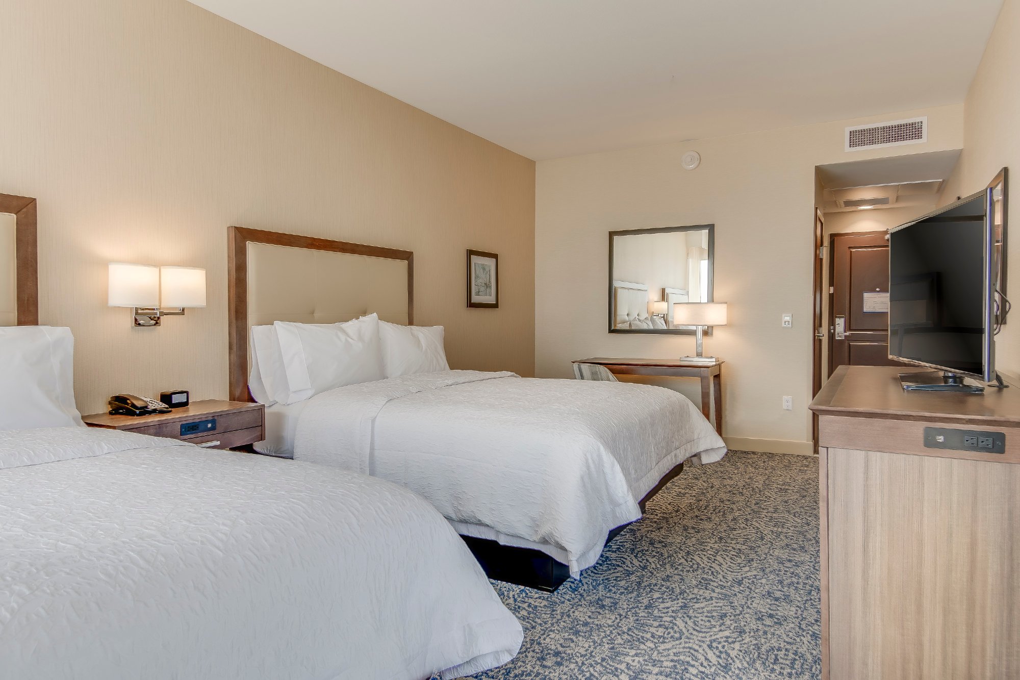 Hotel photo 6 of Hampton Inn and Suites Los Angeles - Glendale.