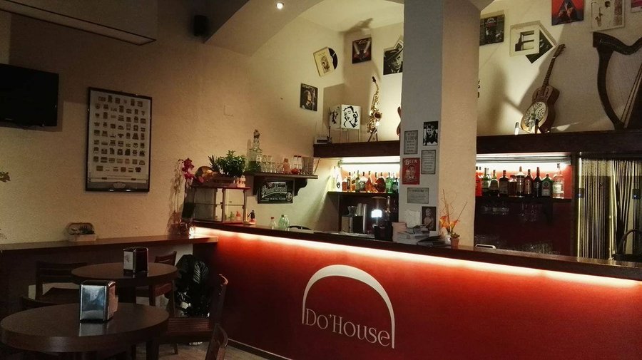 Zona bar