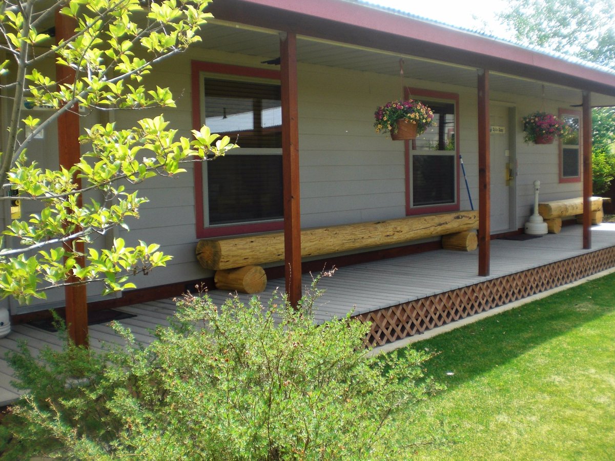 Pinedale Cozy Cabins Kitchenettes: Pictures & Reviews - Tripadvisor