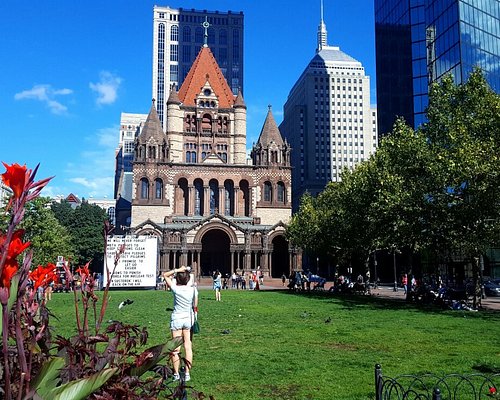 Old landmarks and historic personages of Boston . curious to trace