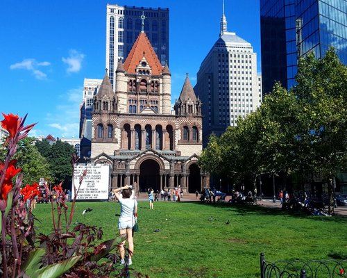 Old landmarks and historic personages of Boston . curious to trace