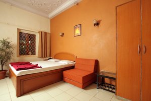 Room & Suite
