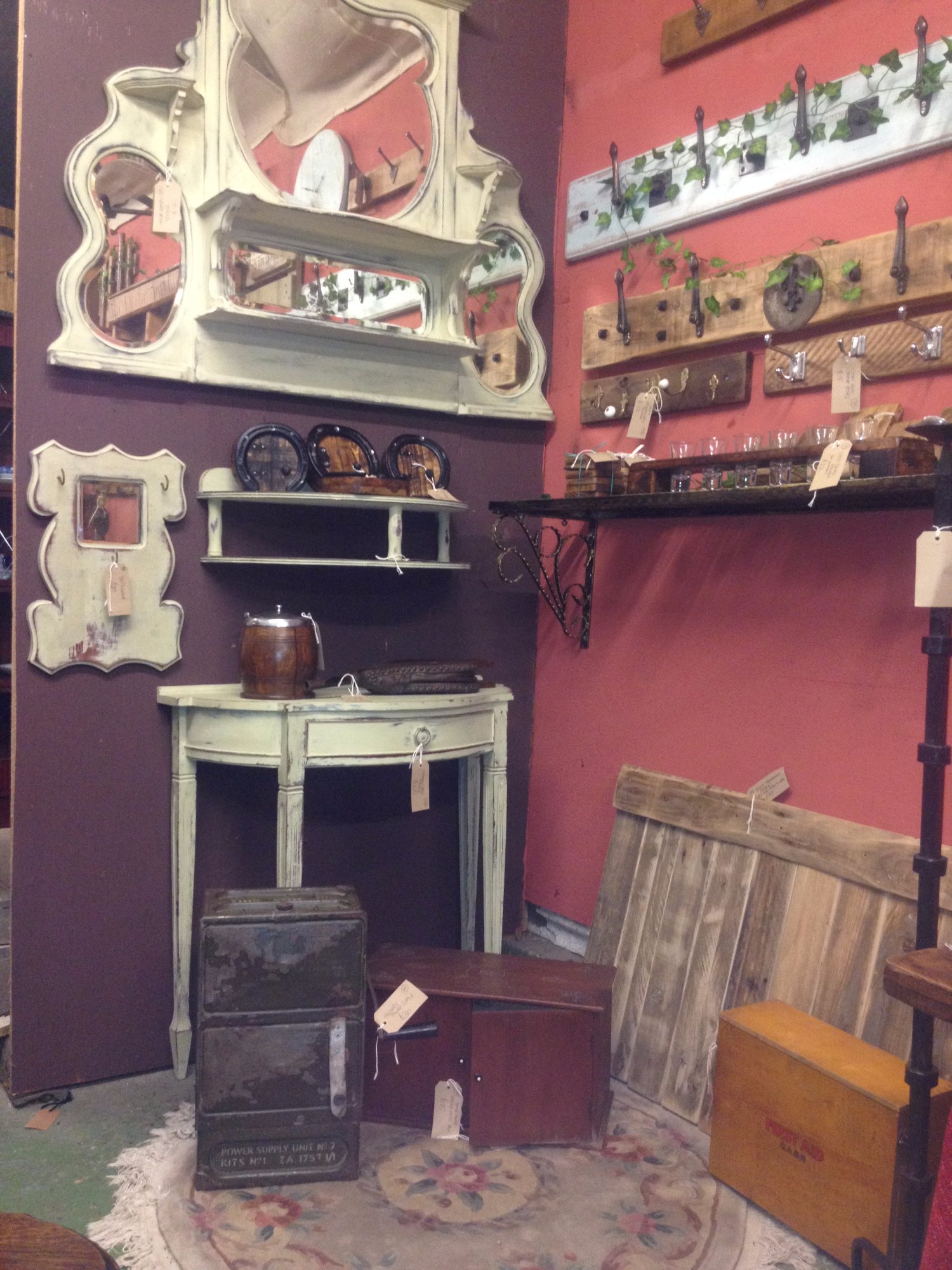 The Barn Antiques And Collectables (Brentwood) - All You Need To Know ...