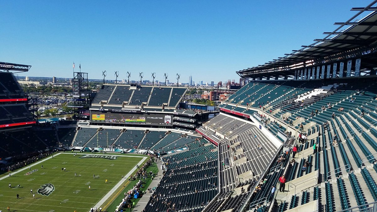 can you tour lincoln financial field