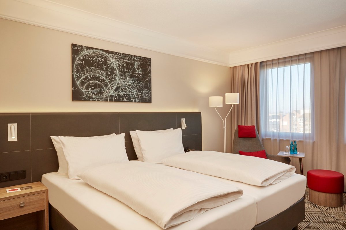 H4 HOTEL HANNOVER MESSE - Updated 2022 (Laatzen, Germany)