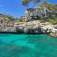 vista de la cala desde unas casitas