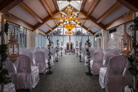 Hotel photo 8 of Treacys Oakwood Hotel.