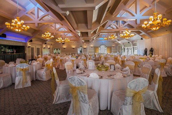 Hotel photo 6 of Treacys Oakwood Hotel.