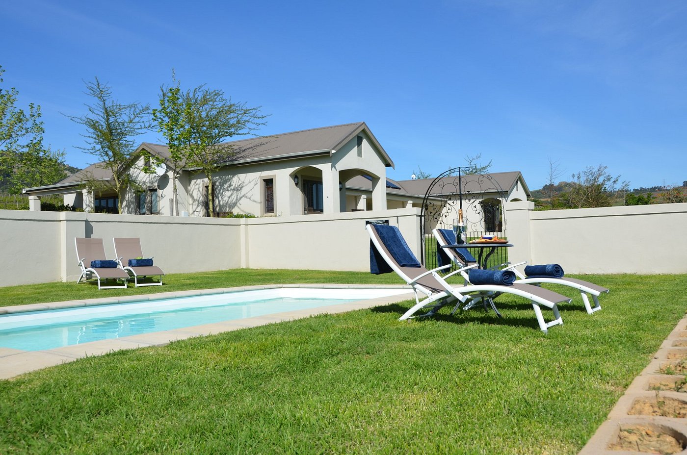 UNDER OAKS Updated 2024 Reviews (Paarl, South Africa)