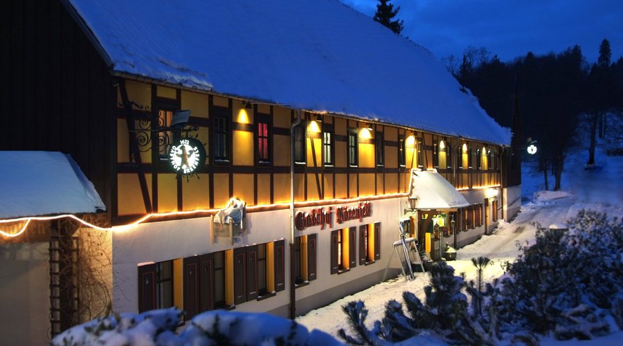 Frontansicht im Winter