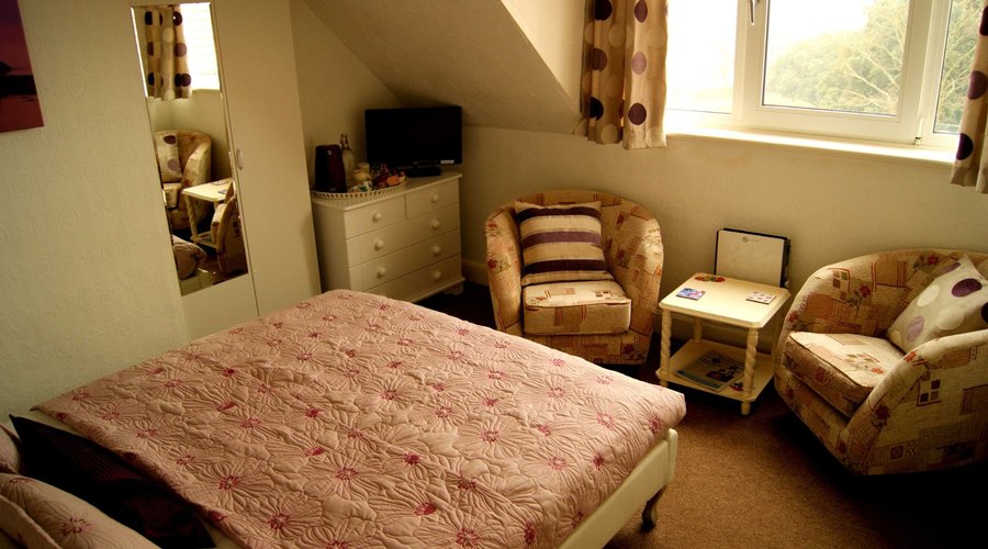 2nd floor Standard room with sea views - Lilac room