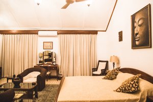 Room & Suite