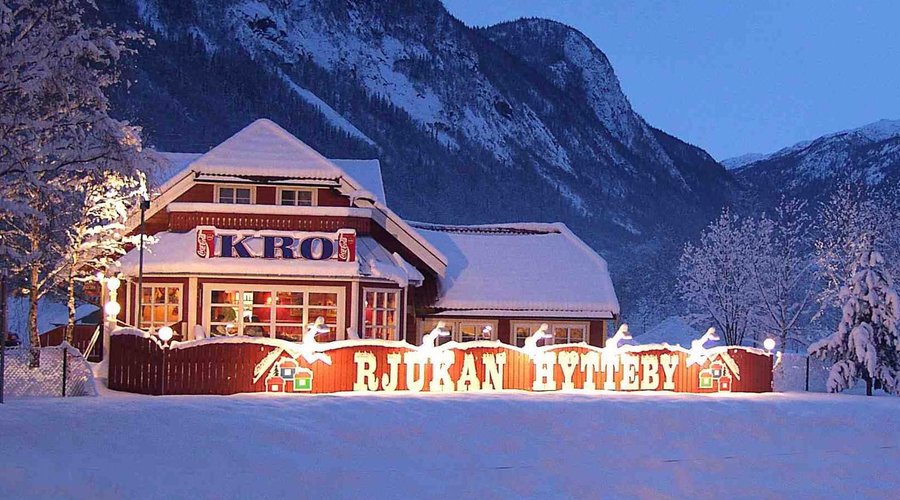 Cafe/reception in winter