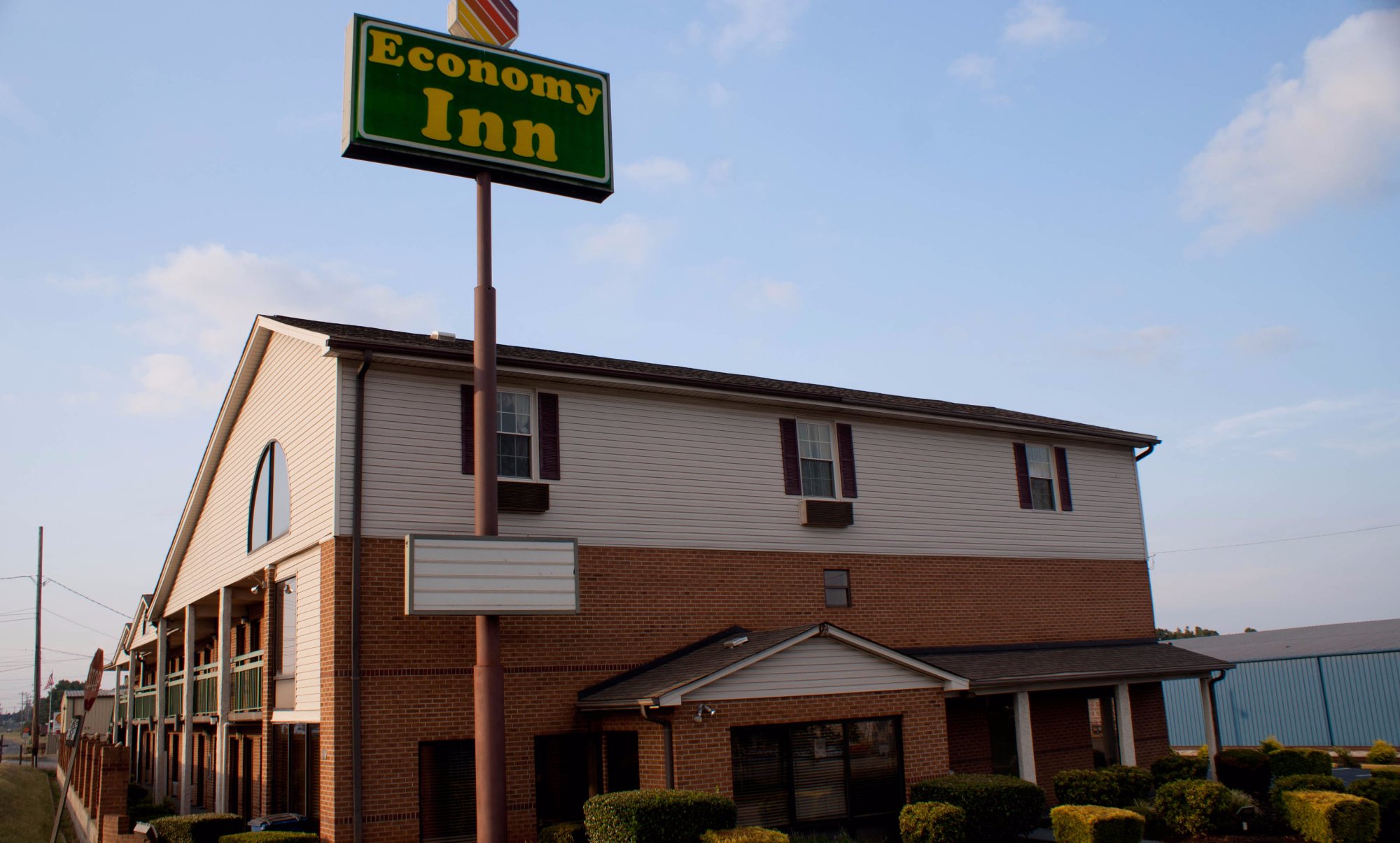 ECONOMY INN (AU$108): 2022 Prices & Reviews (Statesville, NC) - Photos ...