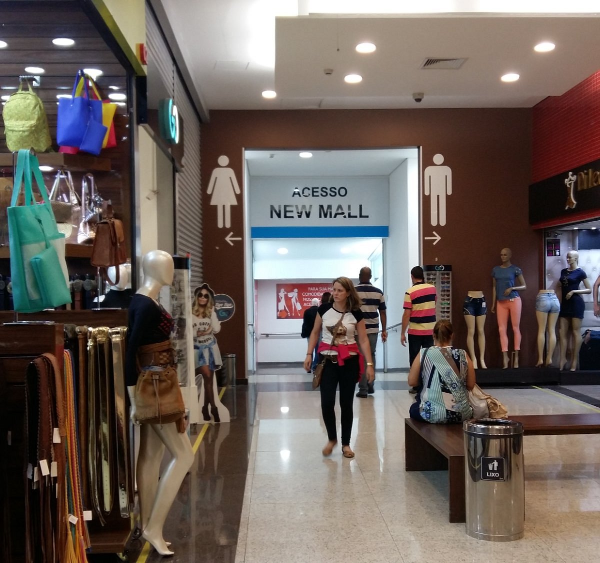 Ruas de Compras: Brás, o maior polo de confecção de roupas do Brasil - VCSP  by Buenas Hotéis