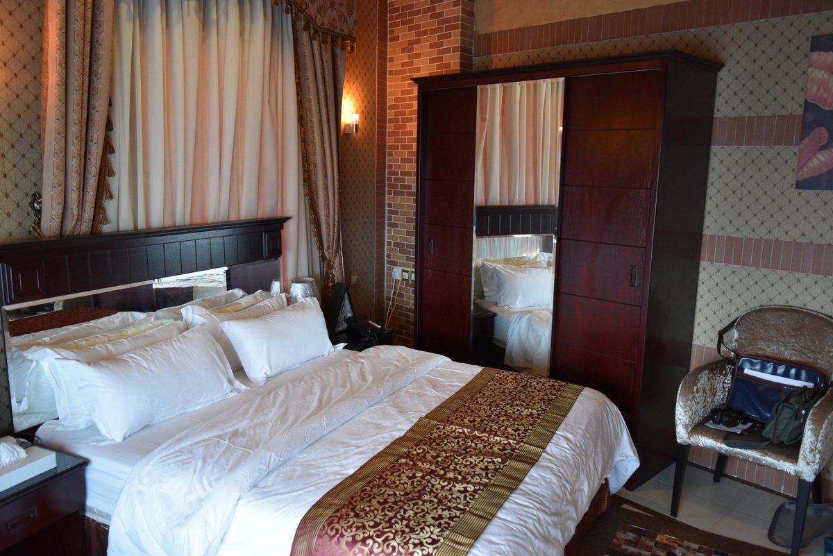 Roomi. Roomi Архангельск гостиница. Roomi Архангельск. Roomi Архангельск ресторан.