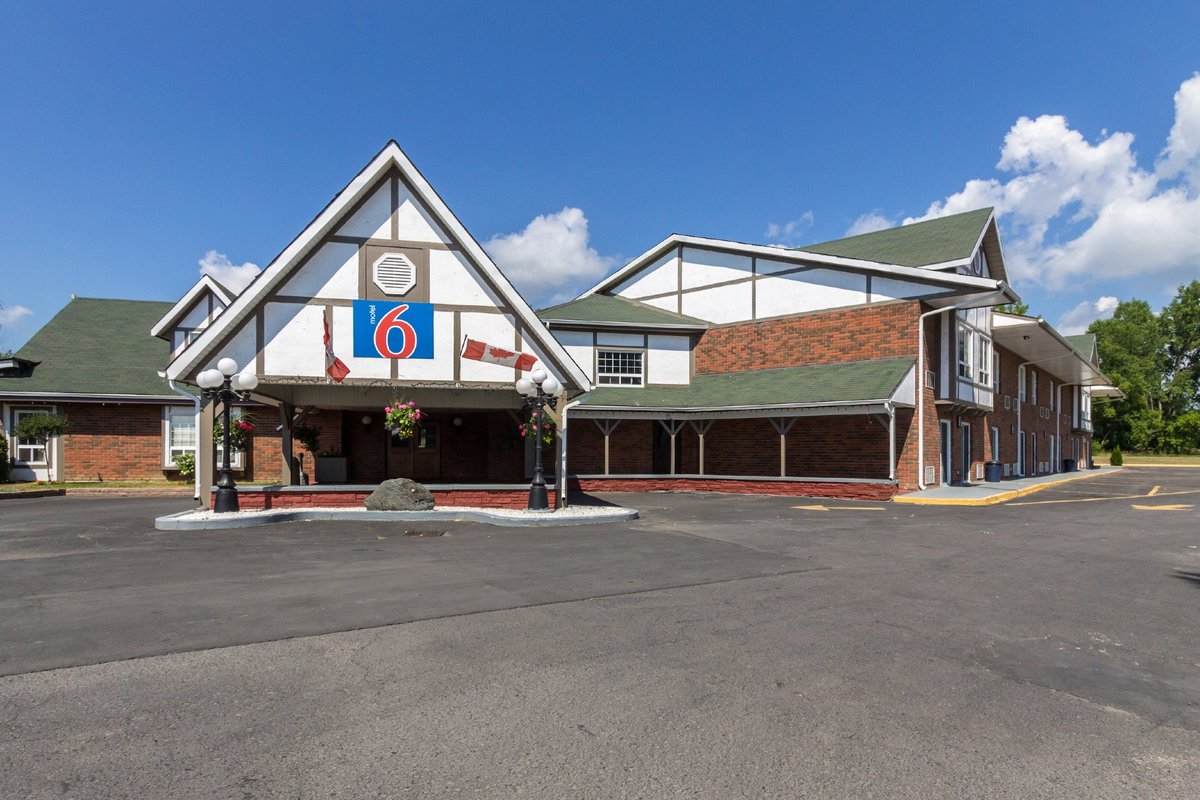 Motel 6 Trenton - UPDATED Prices, Reviews & Photos (Ontario) - Hotel ...