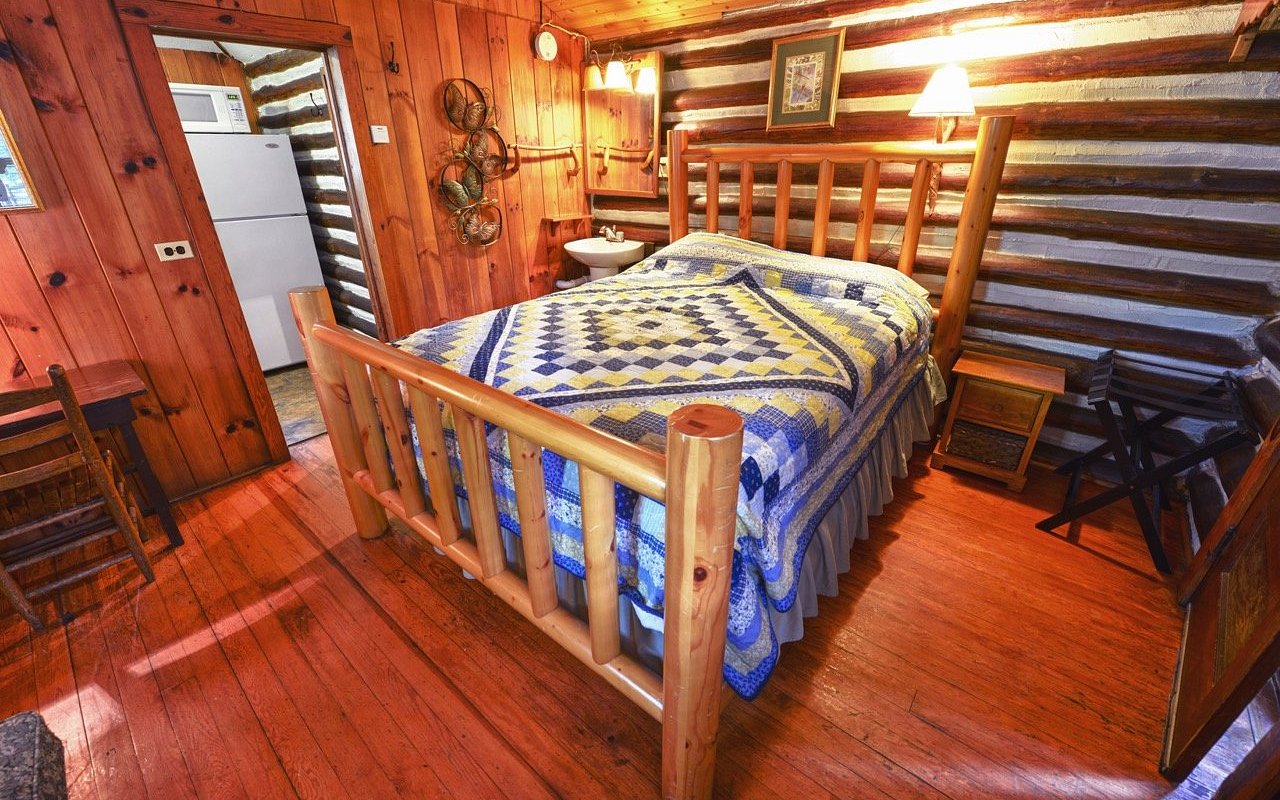 LOG CABIN MOTOR COURT Prices Ranch Reviews (Asheville NC) LOG CABIN MOTOR COURT Prices Ranch Reviews (Asheville NC)