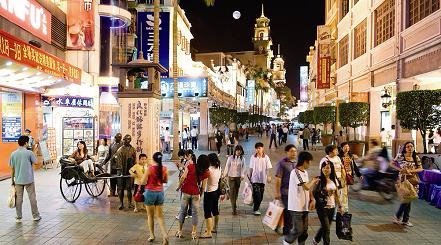 Street A by night 