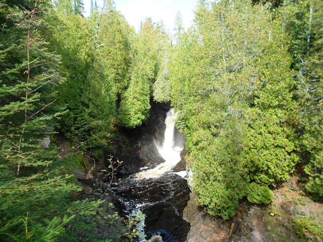 Cascade river clearance state park hiking