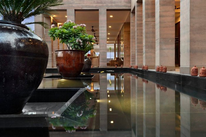 The Lalit Mumbai Pool Pictures & Reviews - Tripadvisor