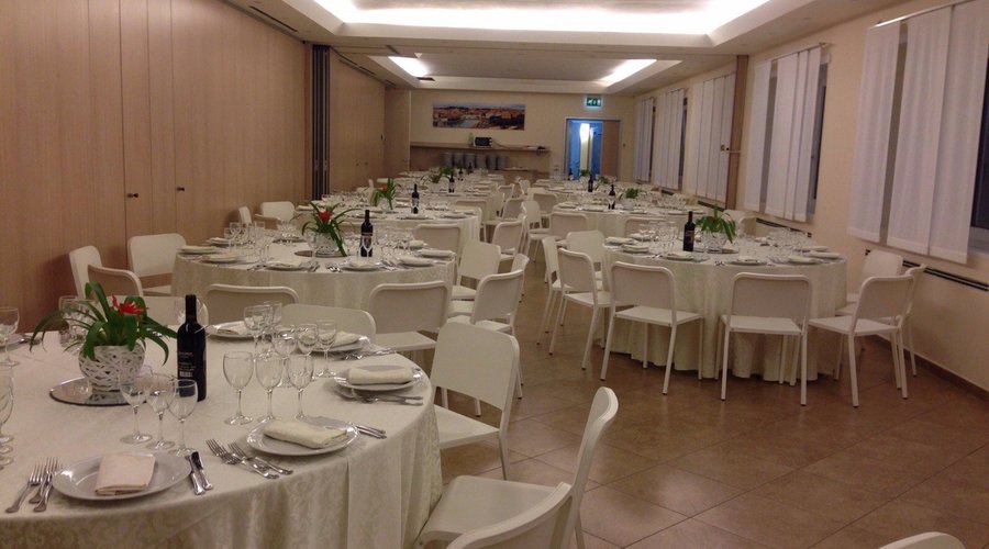 La nostra sala Ristorante per feste eventi e meeting