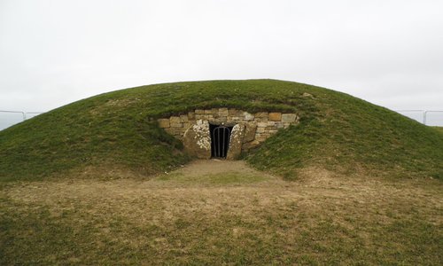 The Mound of Hostages