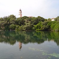Karavomilos Lake
