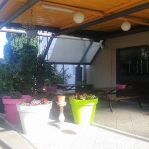 entree et terrasse de l hotel