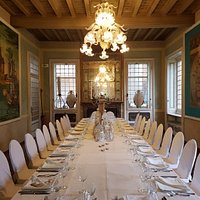 Tavolo imperiale in Villa Maggi Ponti Hotel Julia