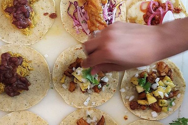Tacos Variados (Pollo Pistolero, Pastor, Corvina)