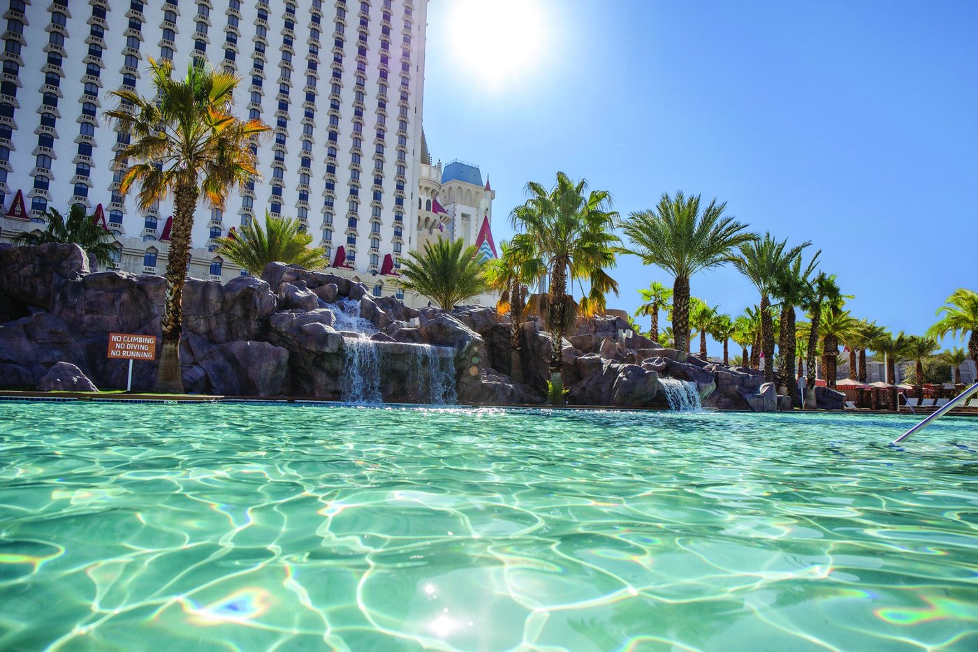 Excalibur Hotel & Casino Pool Pictures & Reviews - Tripadvisor