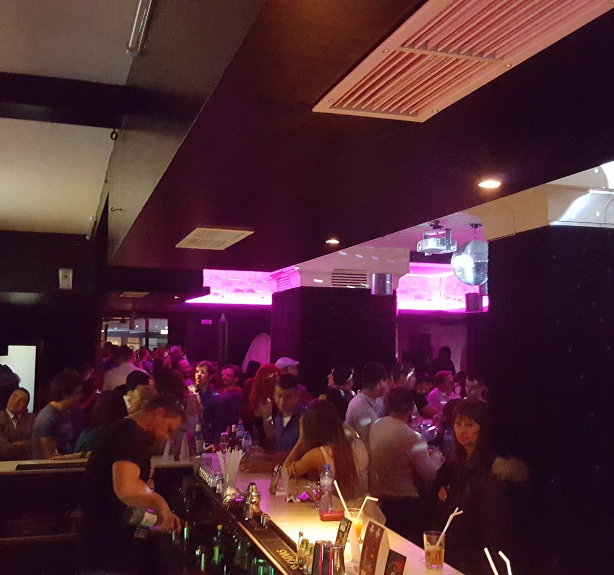 Karaoke Bar Versus, София: лучшие советы перед посещением - Tripadvisor