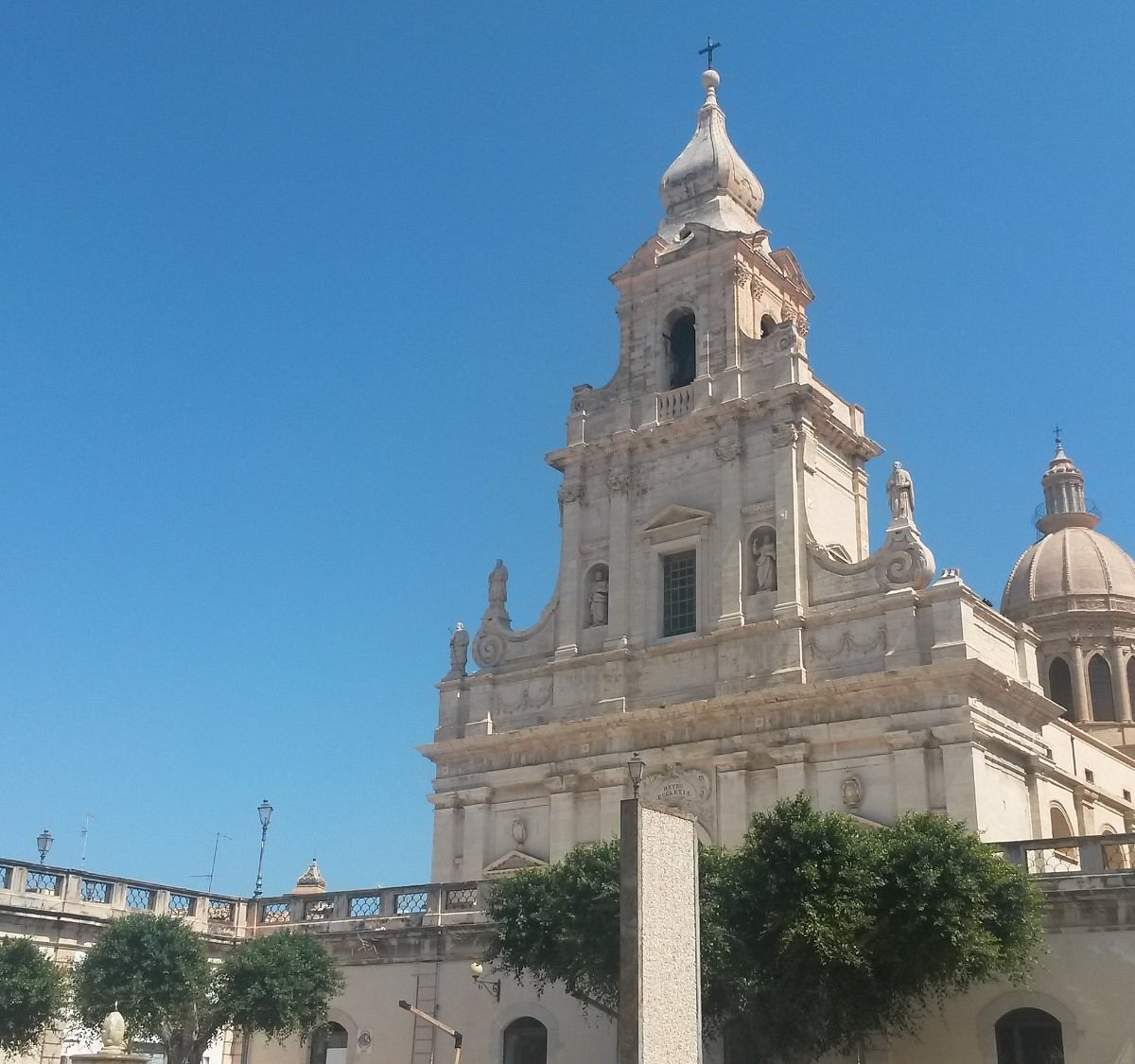 Parrocchia Di Santa Maria Madre Della Chiesa Chiesa Madre - Parrocchia Santa Maria delle Stelle - 코미소 - Chiesa Madre