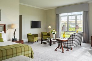 Room & Suite