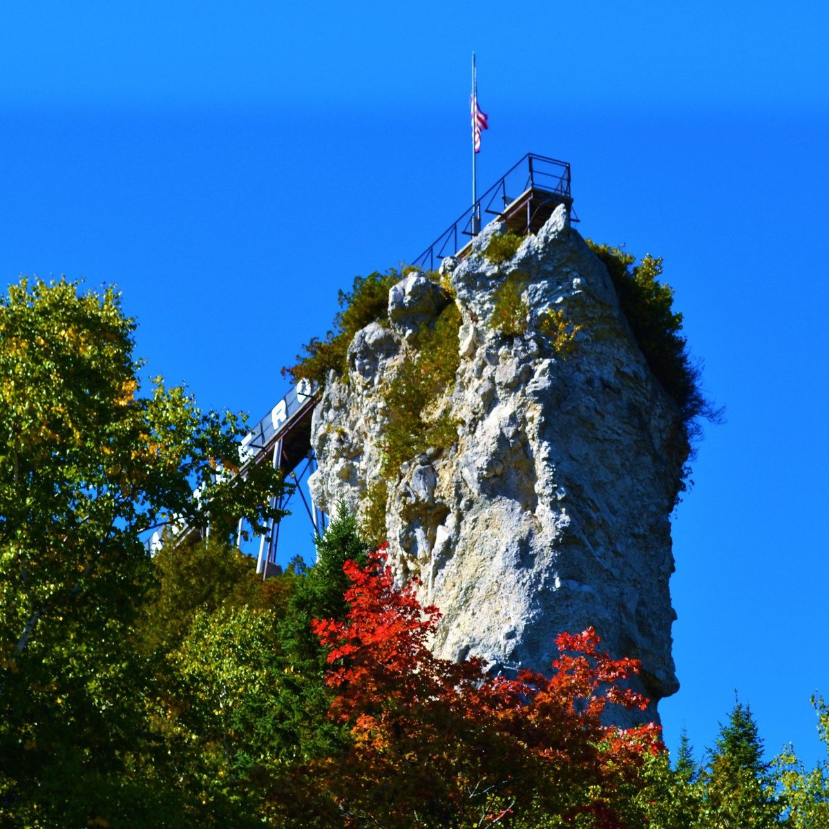 castle-rock-saint-ignace-lo-que-se-debe-saber-antes-de-viajar