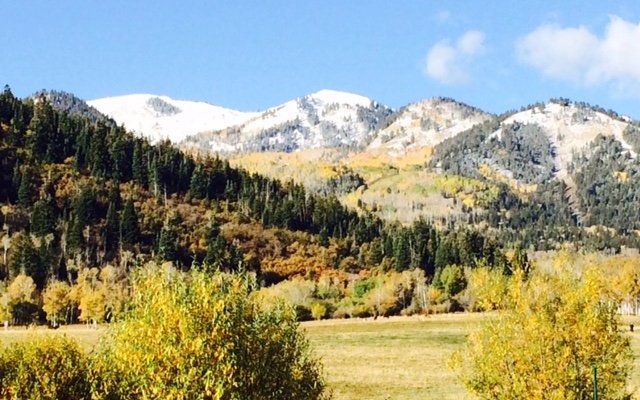 Autumn greeted by Winter in Park City near Hyatt Place Park City