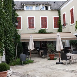 la cour/terrasse