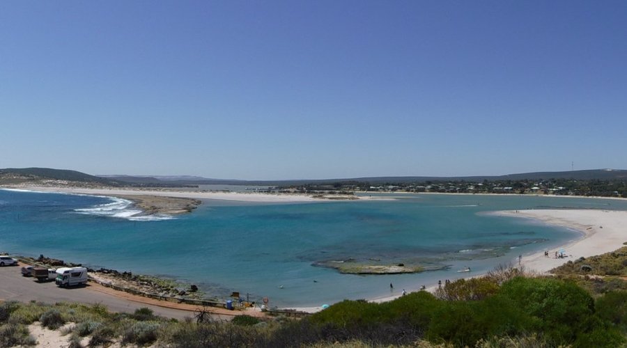 Views from the lookout over Chinaman's Beach.