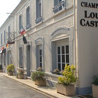 Maison de Champagne Damery : Champagne Louis Casters