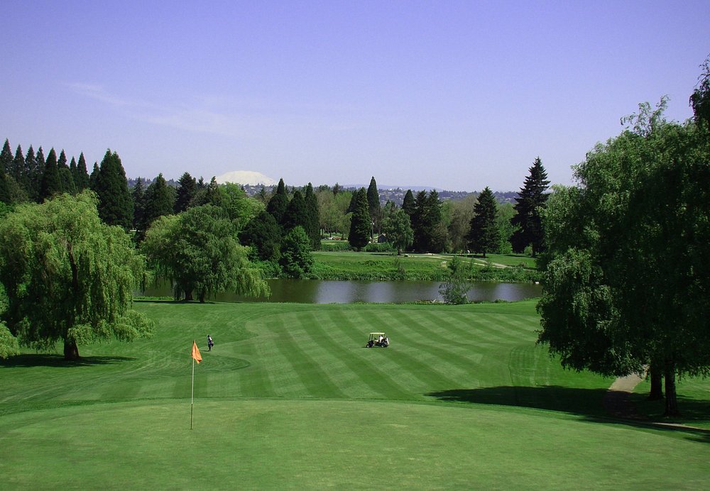 Broadmoor Golf Course ?w=1000&h= 1&s=1