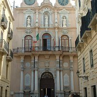 La facciata del palazzo