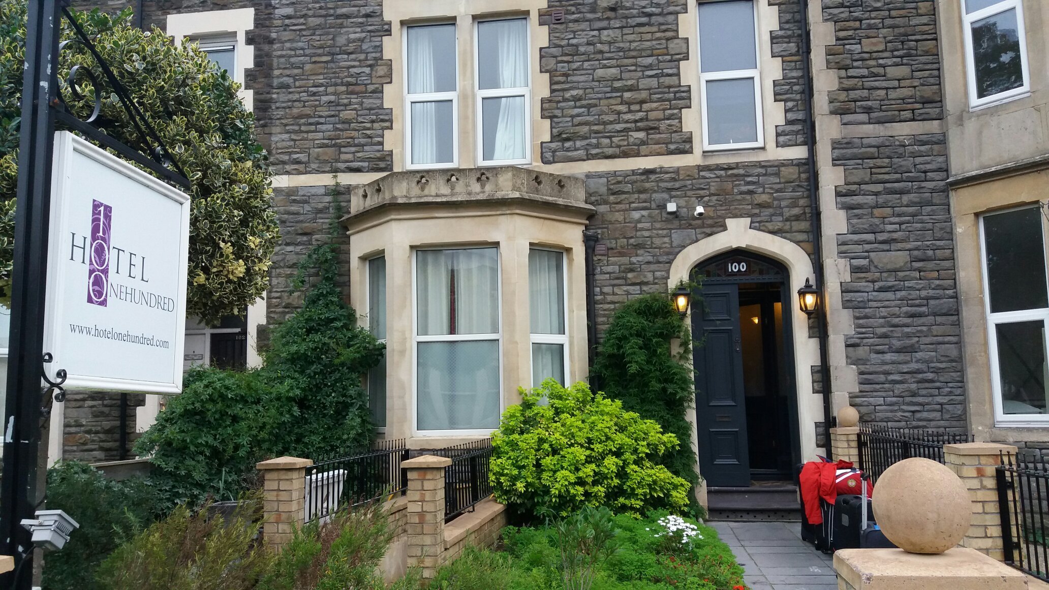 Number One Hundred Bed And Breakfast by null